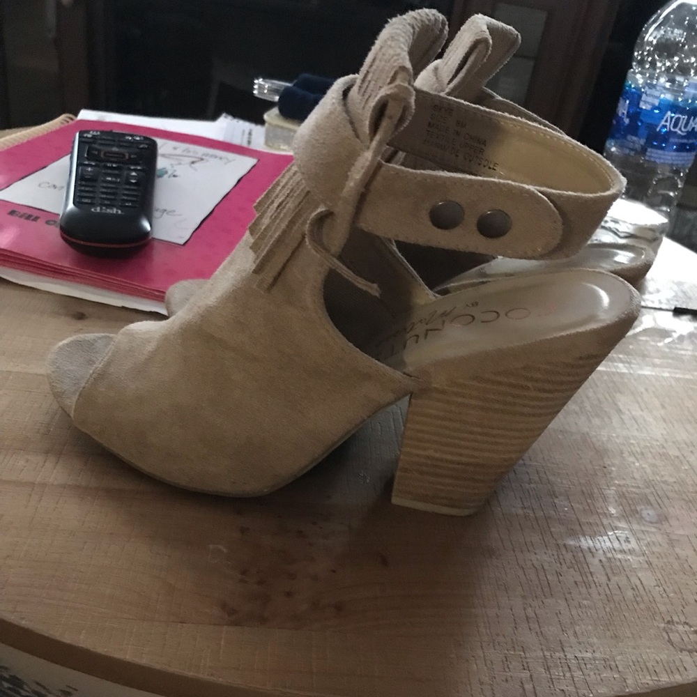 Sexy peep toe sling back booties!